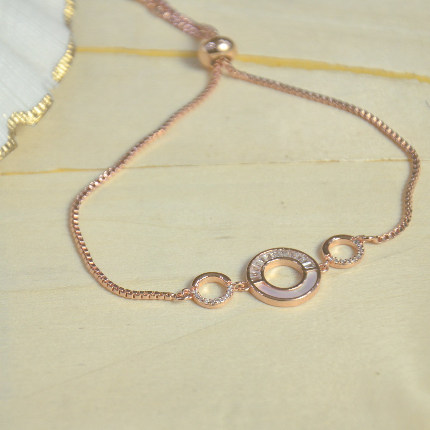 Rose Gold Halo Circle Loose Chain Bracelet