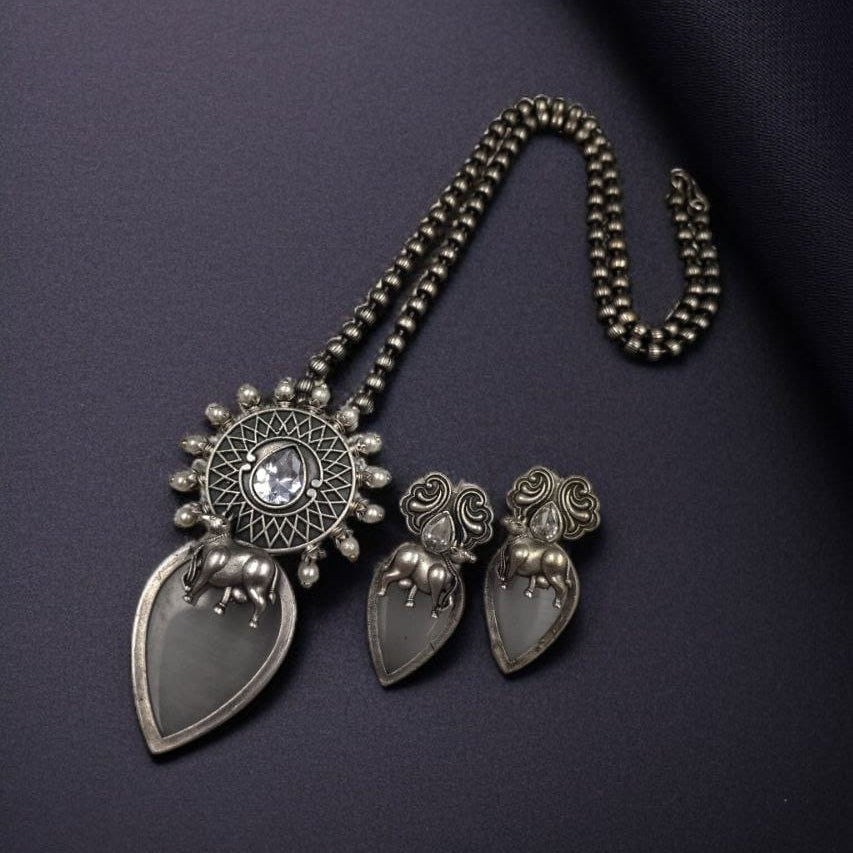 Antique German Silver Cow Motif Necklace Set | Lady Zone