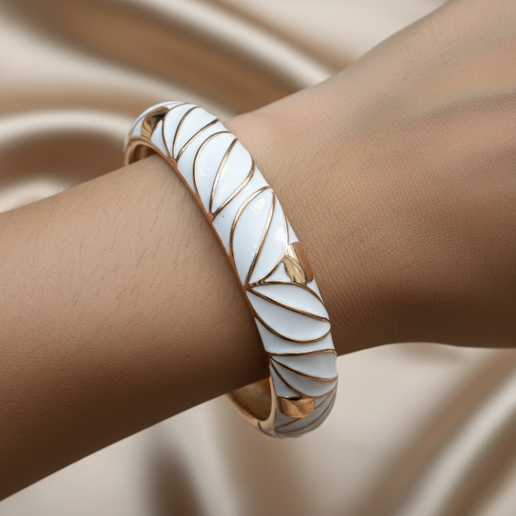 Traditional Leaf Design Meenakari Kada for Women