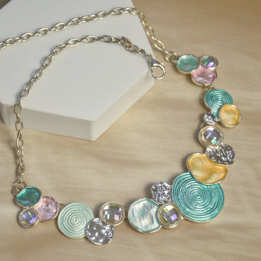 Artistic Shell & Abstract Pattern Necklace