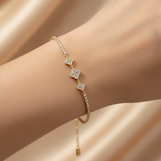 Minimal Crystal Clover Flexible Bracelet