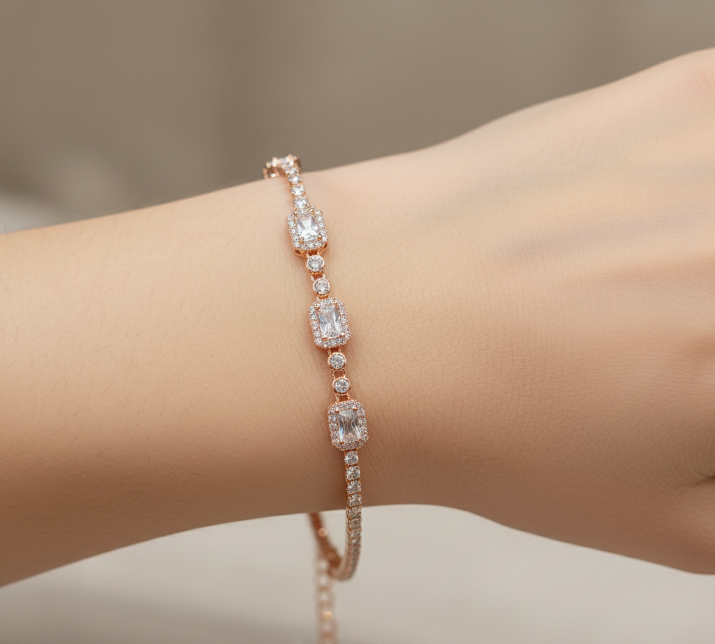 Luxury Emerald-Style Center Western Flexible Bracelet