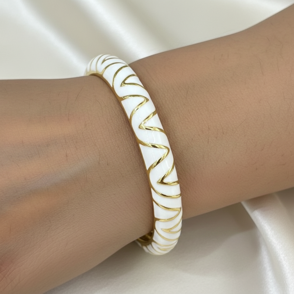 Zigzag Wave Design Meenakari Kada for Women
