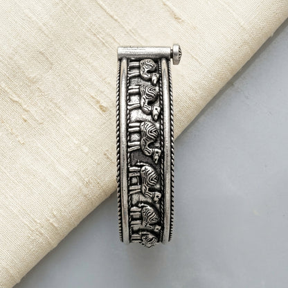 2 PC Vintage Camel Design Oxidised Kada Bracelet for Women | Lady Zone
