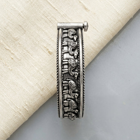 2 PC Vintage Camel Design Oxidised Kada Bracelet for Women | Lady Zone
