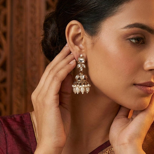 Elegant Leaf-Motif Kundan Jhumka Earrings