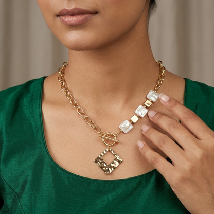 Gold-Plated Asymmetrical Link & Resin Pendant Necklace | Lady Zone