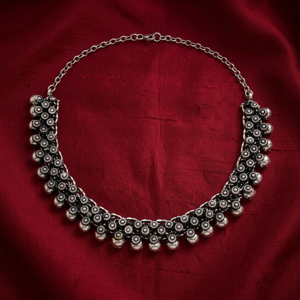 Oxidized Floral Cluster & Bead Collar Necklace | Lady Zone