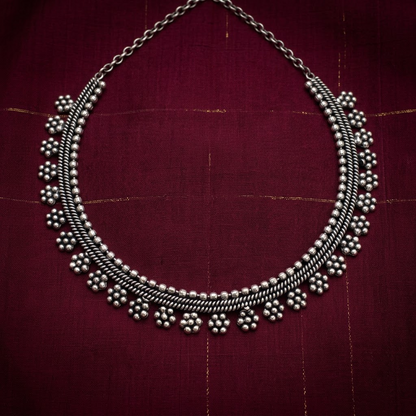 Oxidized Beaded Rope & Floral Cluster Necklace | Lady Zone
