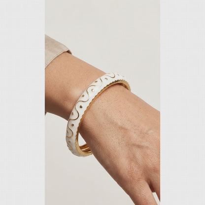 Artisan Wave-Pattern Gold-Finish Bangle  | Lady Zone