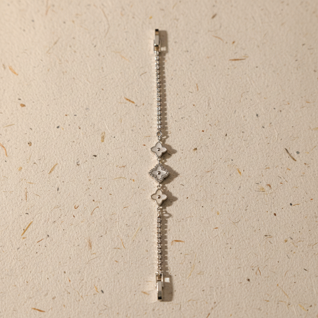 Minimal Crystal Clover Flexible Bracelet