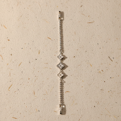 Minimal Crystal Clover Flexible Bracelet