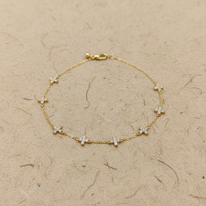 Elegant Gold Star Chain Bracelet