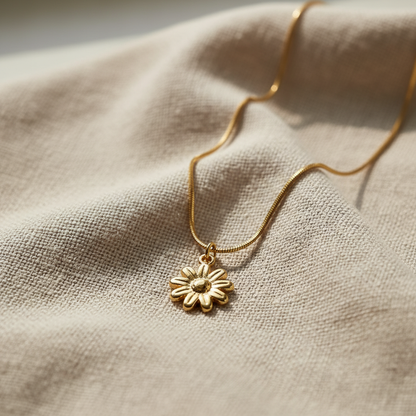 Gold Daisy Flower Pendant Necklace for Women