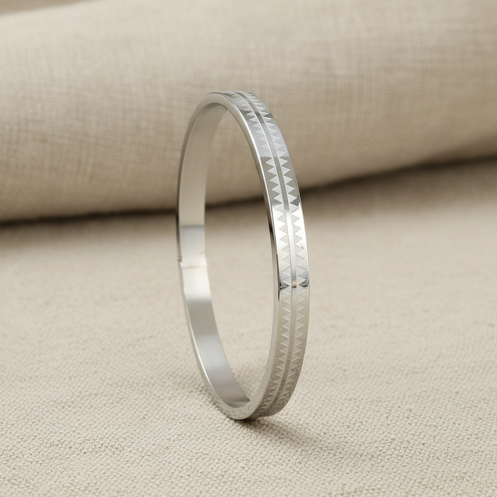 Geometric Pattern Kada Bracelet for Women
